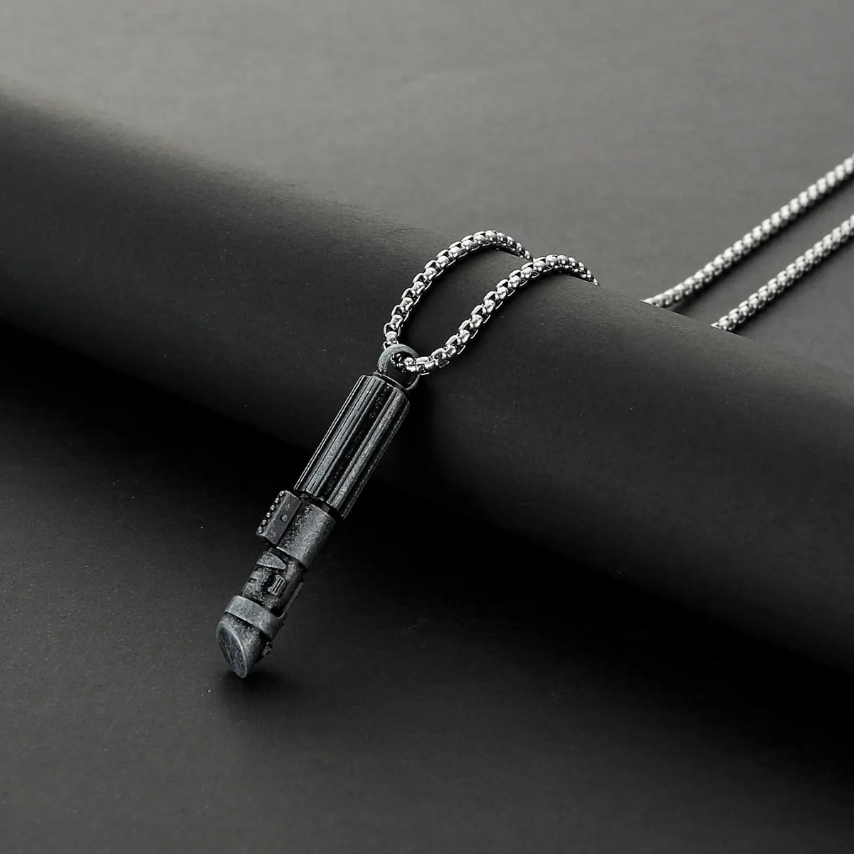 Lightsaber necklace - view 5