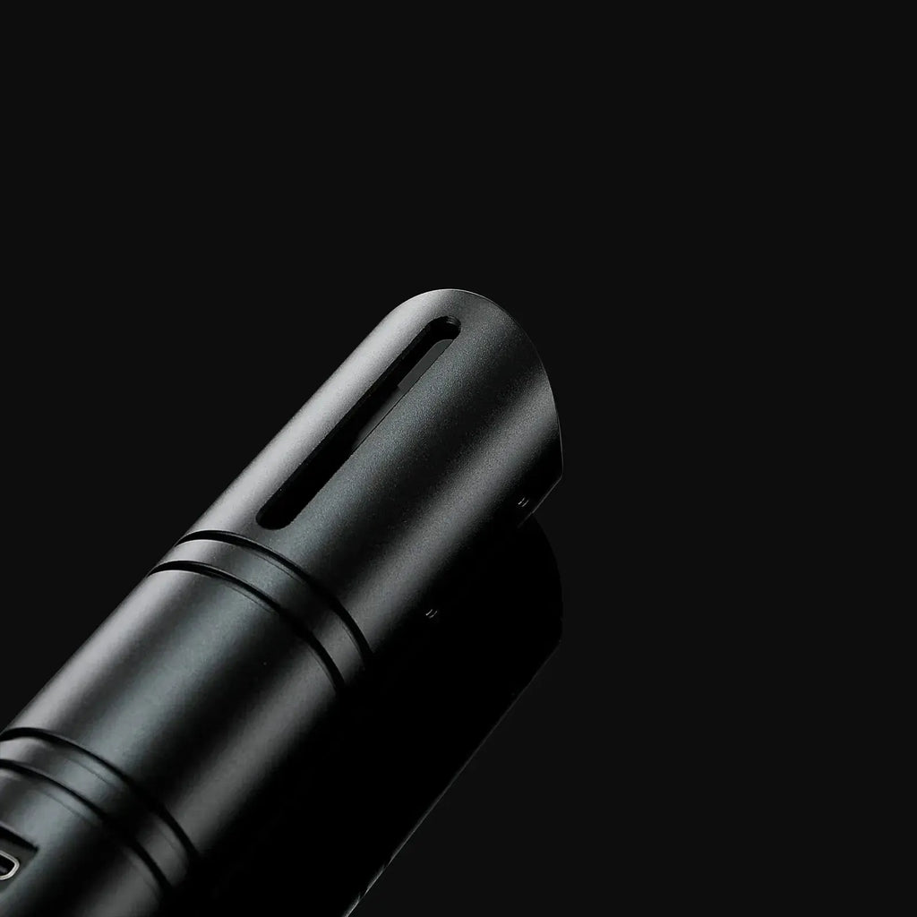 Defender lightsaber - view 4