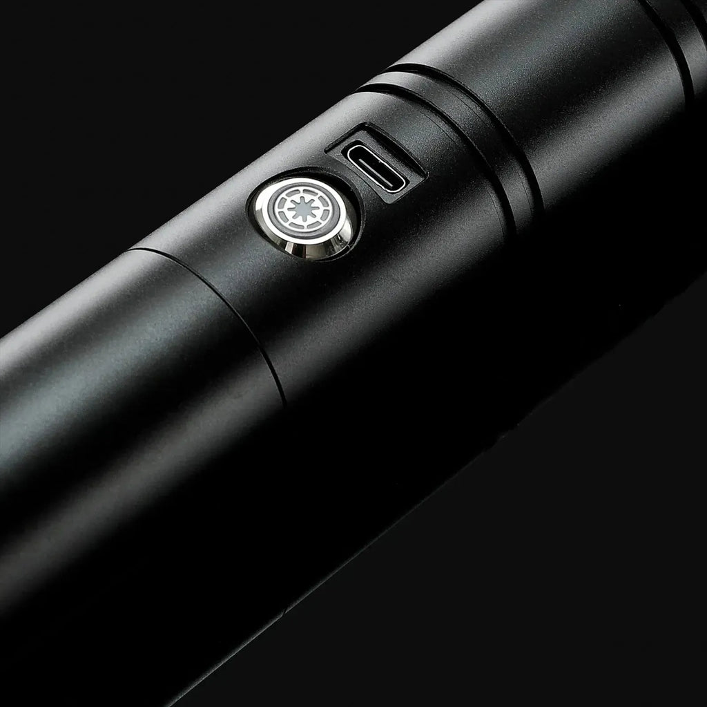 Defender lightsaber - view 8